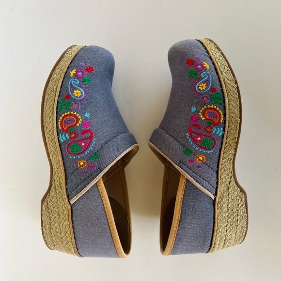 Dansko Vegan Canvas Paisley Embroidered Espadrille Mule Clogs, Blue Denim, 39 - Picture 5 of 10